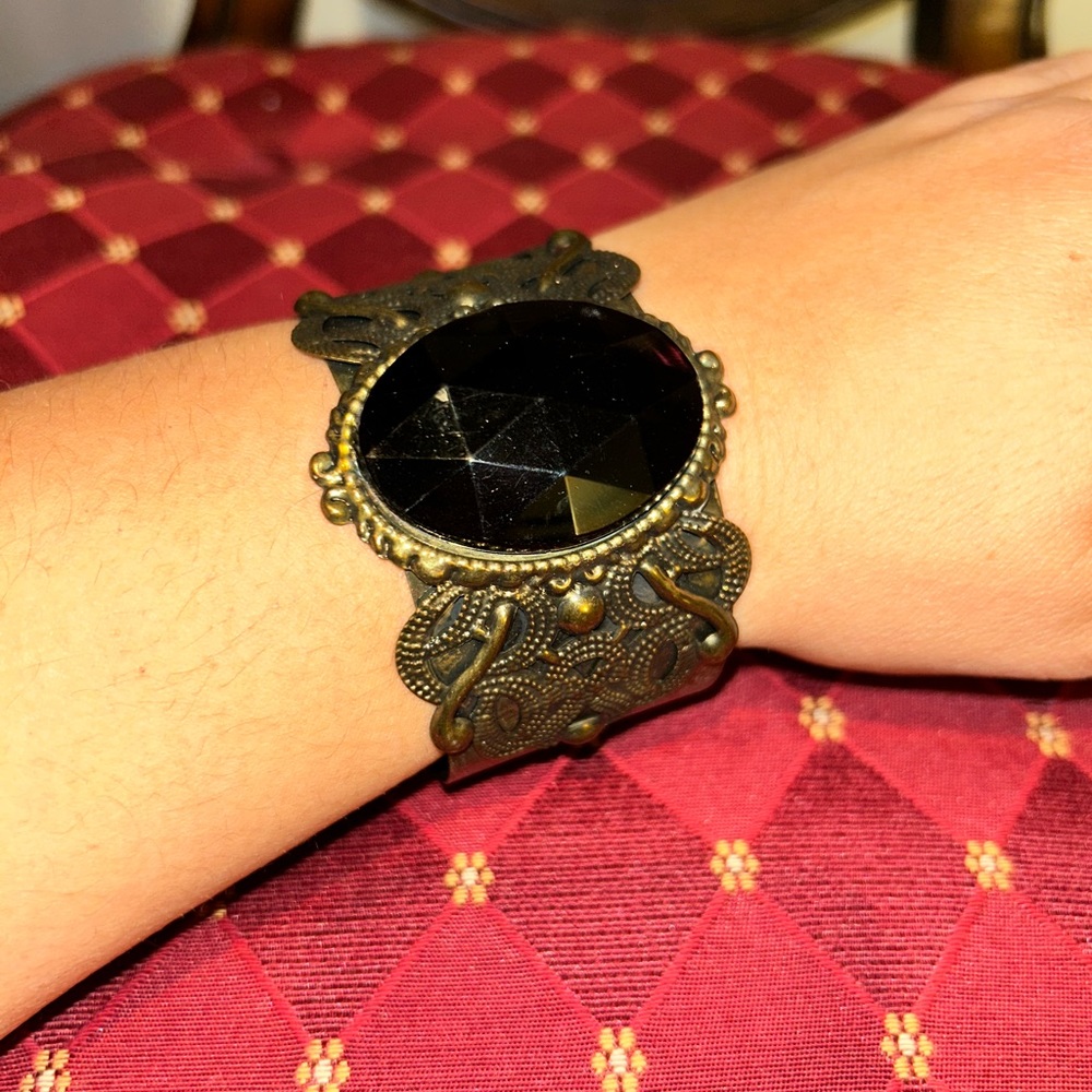 Black gem 💎 metal cuff - Picture 9 of 10